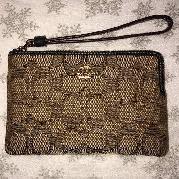 Coach wristlet. Authentic. - Picture 2 of 8